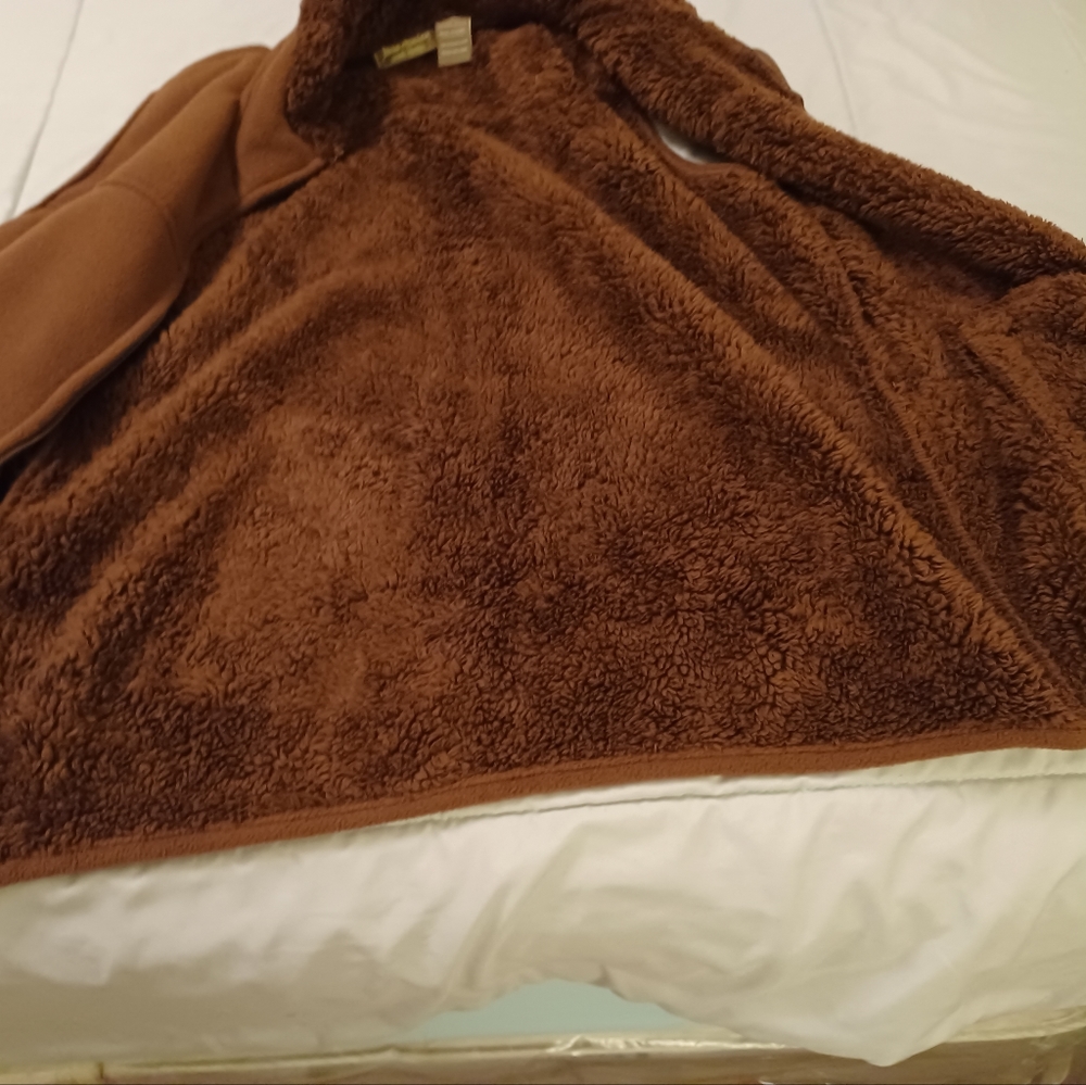 Brown vest - Picture 2 of 2